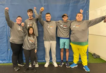 group photo of 5k treadmill turkey trot participants