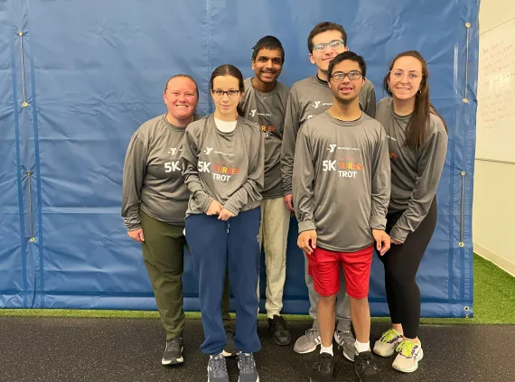 group photo of 5k treadmill turkey trot participants