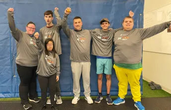 group photo of 5k treadmill turkey trot participants